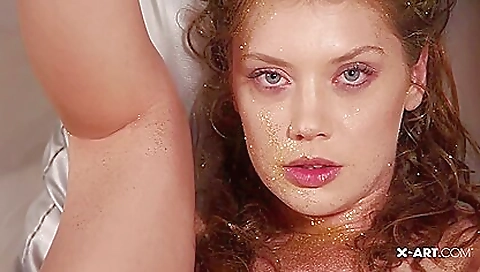 Married black babe with her pussy