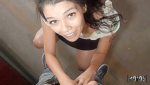 Japanese av model gets fucked by a dildo skies