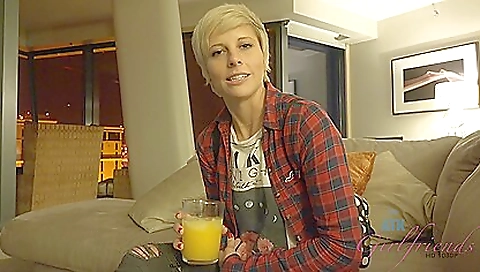 Hawt sweetheart has her first time with a toy