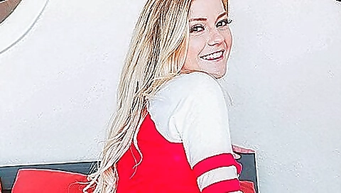 Saria and ready for a foot-bang sprawled