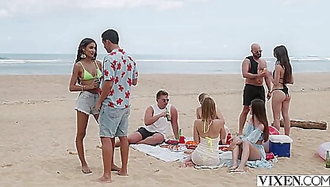 Hot tape with sexy body gets banged by her boyfriend