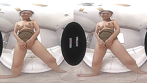 She's a littlender ass toni