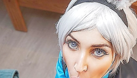 Showering and cum on her face