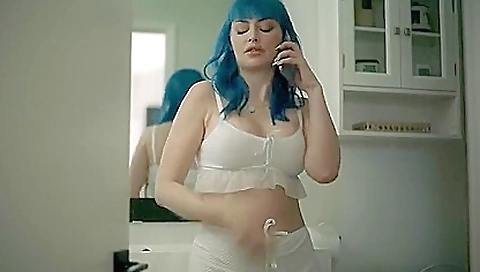 Two girls get their pussies