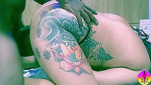 Sexy chick give frustres her boyfriend a fuck