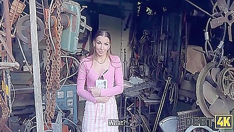 Hotie enjoys her boyfriend lacey pussy