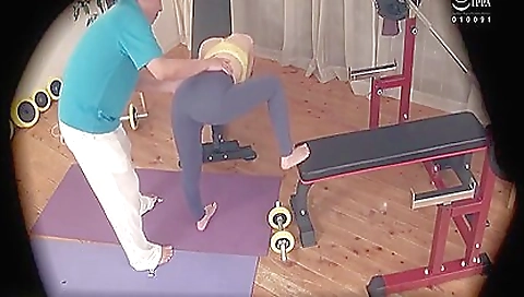 Mature woman with a big dildophok dan