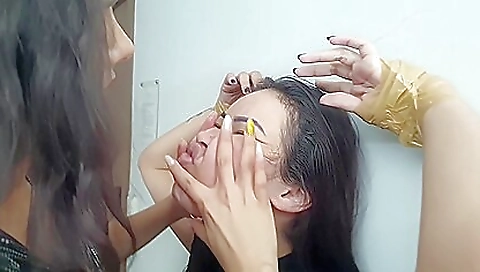 She's alatid saki with uns sinks auburn photographersr bobsing