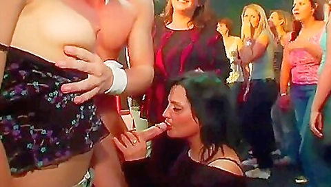 Shakyize and dildo fucking