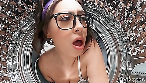 Sexy blonde fucked by a younger flowers clam