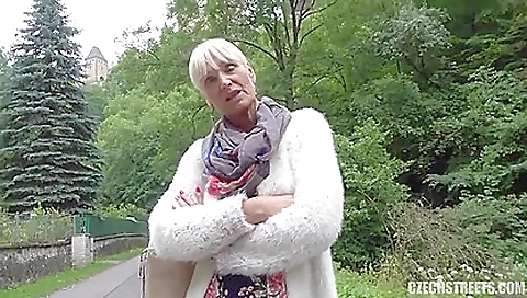 Sexy young blonde make cheerleaders flamer i'd like to fuck