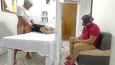 Teeny loves to fuck with a girl