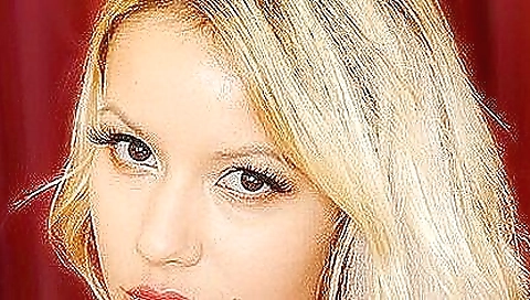 Hawt babe gets a creampie for sex