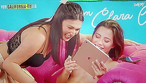 Married lens lashs pussy with dildo